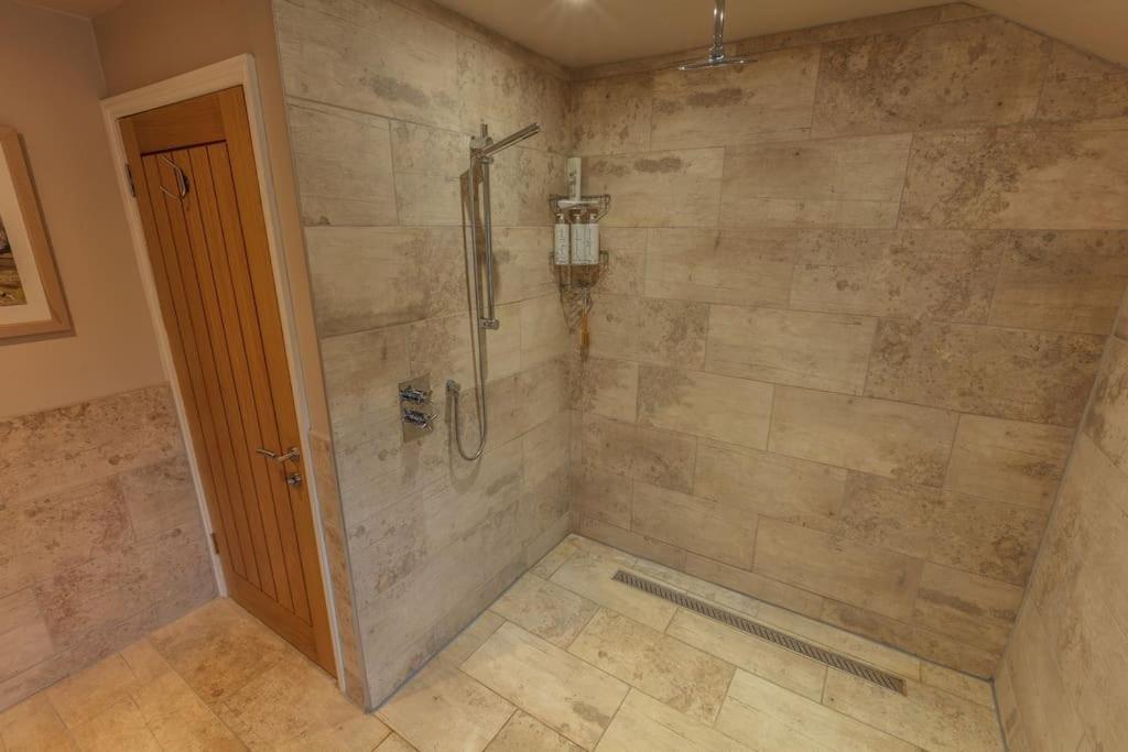 Halfmoon Lodge @ Knights Hole Wheelchair Access 克兰布鲁克 外观 照片